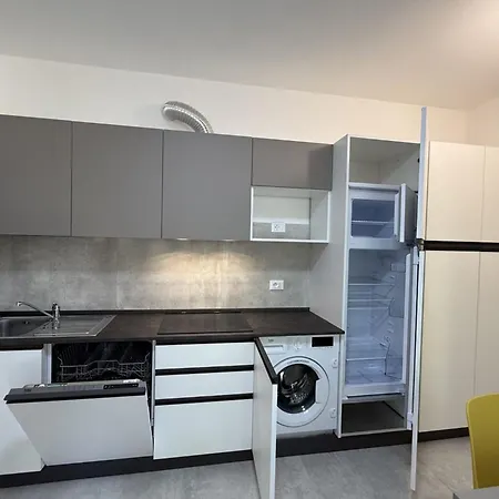 Relaxing With A Playground And Pool Apartman